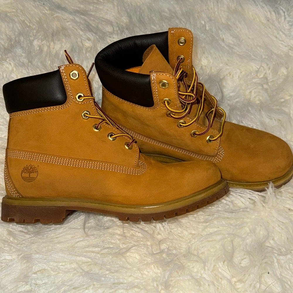 Timberland Womens 6Inch Premium Waterproof Boot Size 8.5